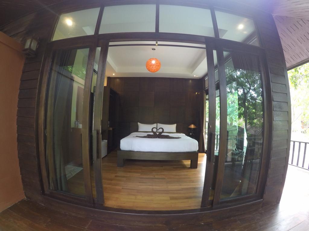 Lipe Sunset Beach Resort Exterior photo